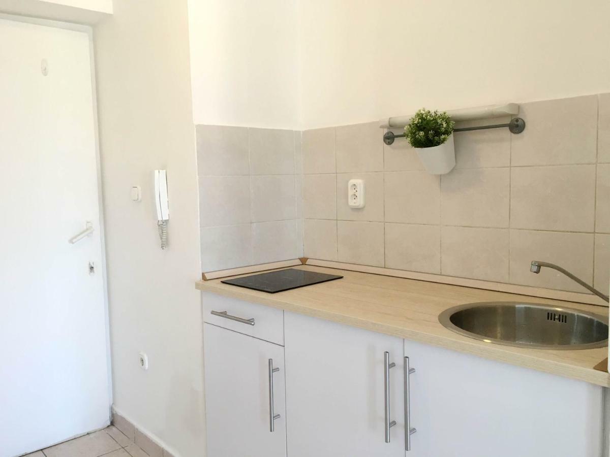 Baross Apartament *